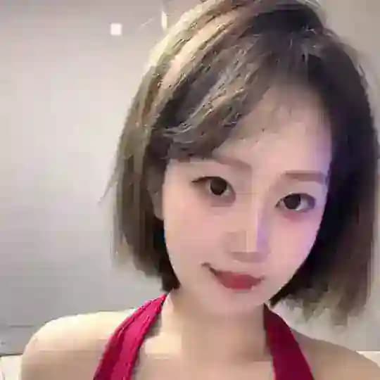 莉莉子 半裸 根浴抓龙筋