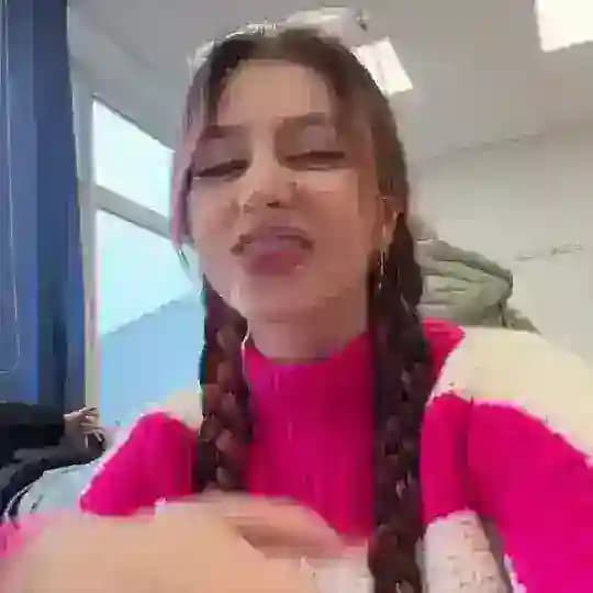 دختر تیک تاکی