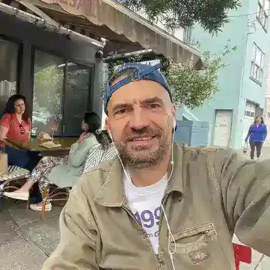 Трансгуманизм в далеком городе