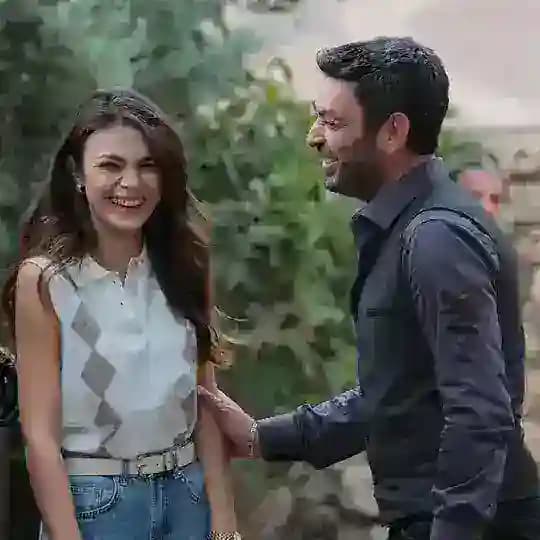 Uzak Şehir | شهر دور