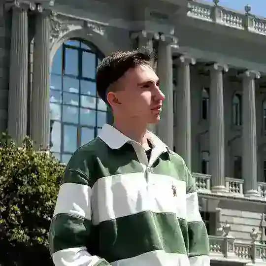 Ваня Удалеев