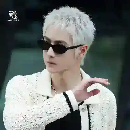 𝙊𝙪𝙧 𝙋𝙧𝙚𝙘𝙞𝙤𝙪𝙨 𝘽𝙤𝙮 王一博 Profile