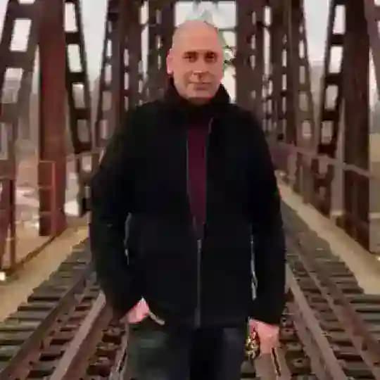 Андрей Брой.