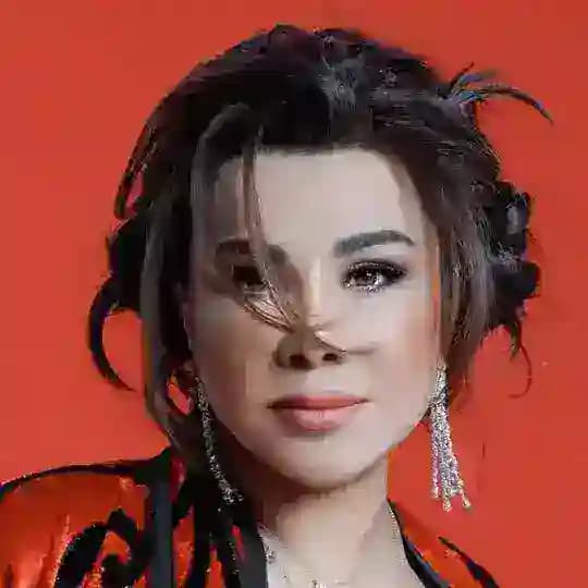 Yulduz Usmonova Profile