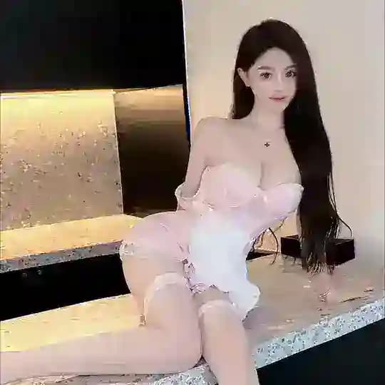 龙华媛媛🌸天然36D小蛮腰