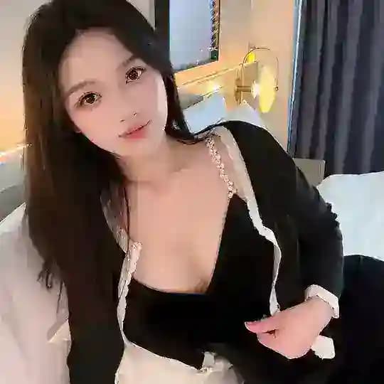 小E频道的小屋