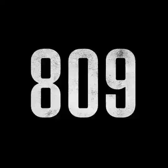809