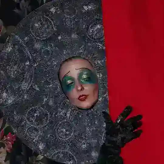 Закулисье Эллис