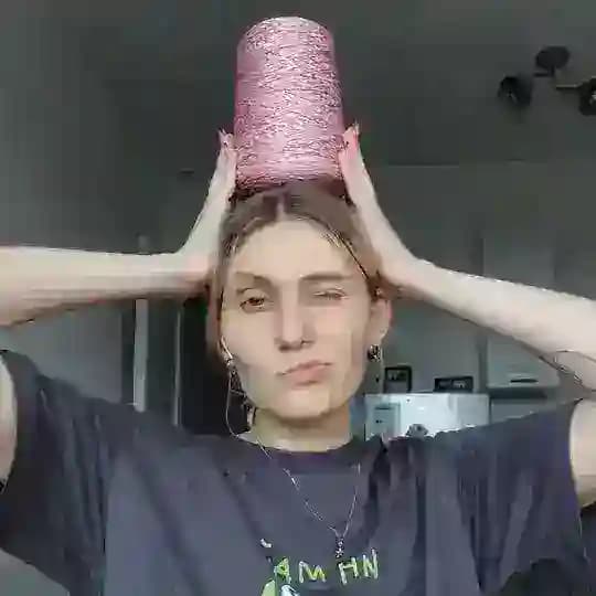 Тут вяжет Иришка