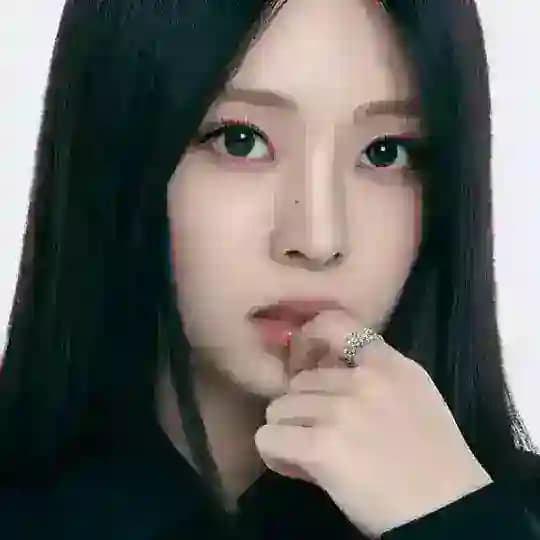 ⾕ .. jihyuniverse 🔒