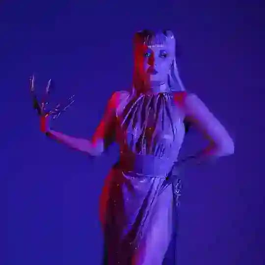 Lessa cosplay