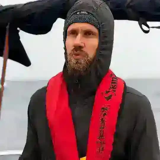 Ваня в море