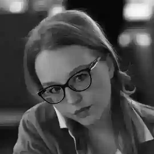 ОКСАНА МАКЛАКОВА / Шкулев Холдинг