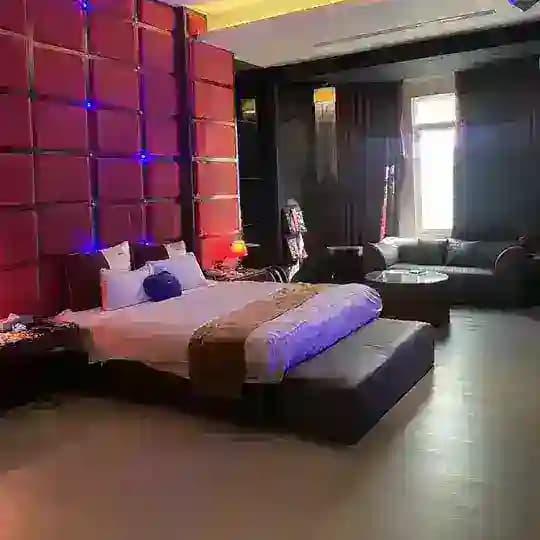可樂旅館參考 Profile