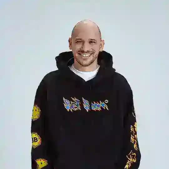 Дядя Пионер