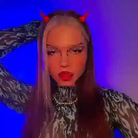 сонька бьет татушки