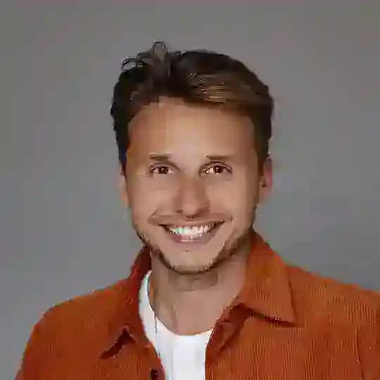 Артем Спиро