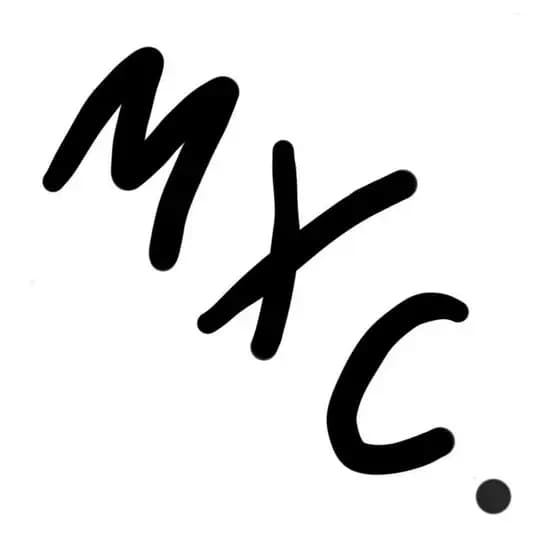 мужчина хочет счастья.