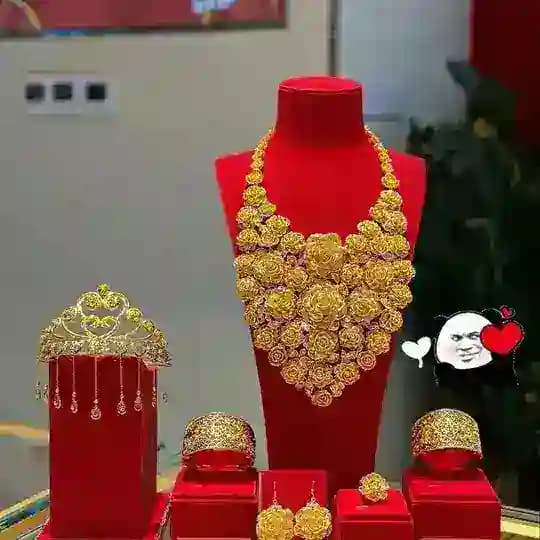 小辣椒黄金珠宝翡翠实体分店2
