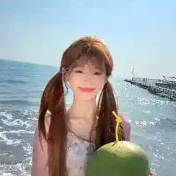 在校小奶油🧁 Profile