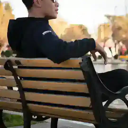 Zhan tienda - Links and Luxury Brands Profile