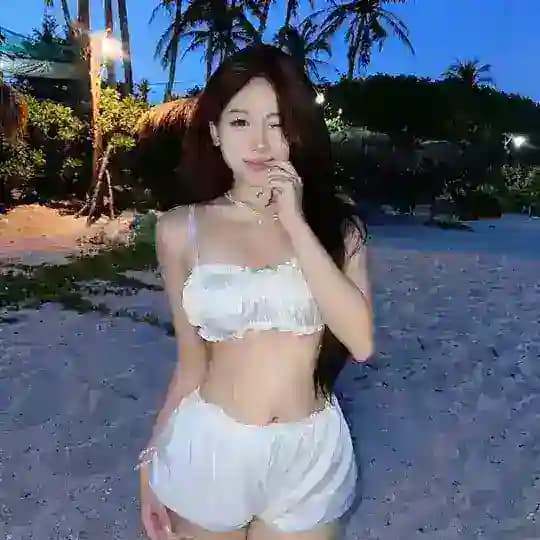 Thành Phố Có Em Profile