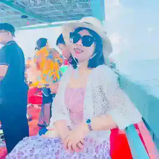 JeePov លក់រាយនឹងបោះដុំ (ឈូកវ៉ា២) Profile