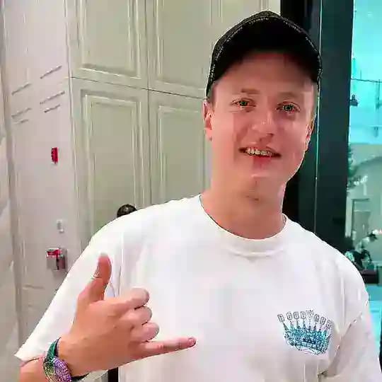 Звёзды От Меллстроя 🎁 Бесплатные Подарки и Звёзды Gifts Profile