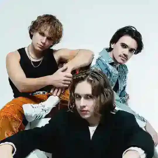 СНИМКИ