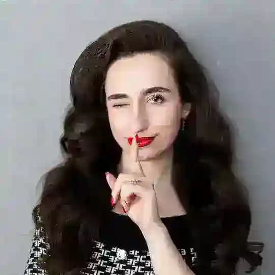 Лаура вещает