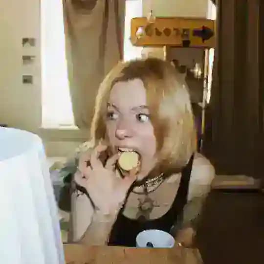 алё? алло;@
