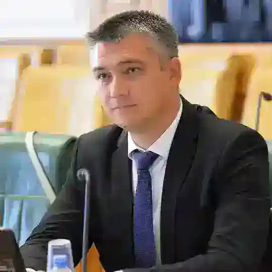 Дмитрий Захаров_МинобрЧР_official