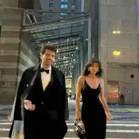 𝐀𝐌𝐎𝐑𝐄