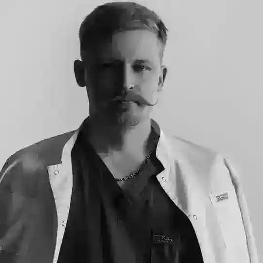 Пластический хирург - Клюкинов Виктор