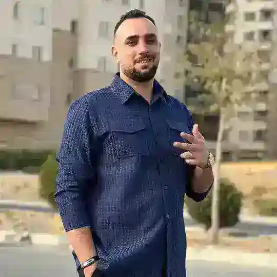 کسب درآمد از دیوار ( پیام نادری )