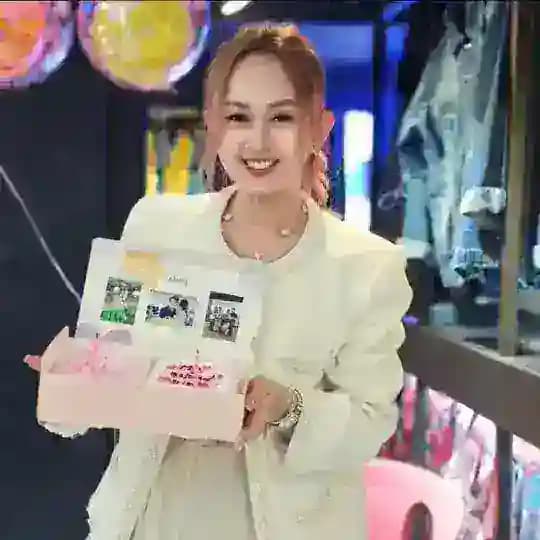 សុខជាបោះដុំខោអាវបុរស Profile