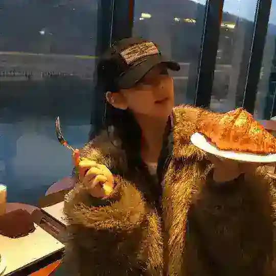 ` mukbang girl_이솔 🍮 Profile