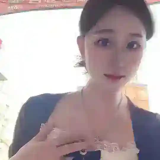 小L Profile